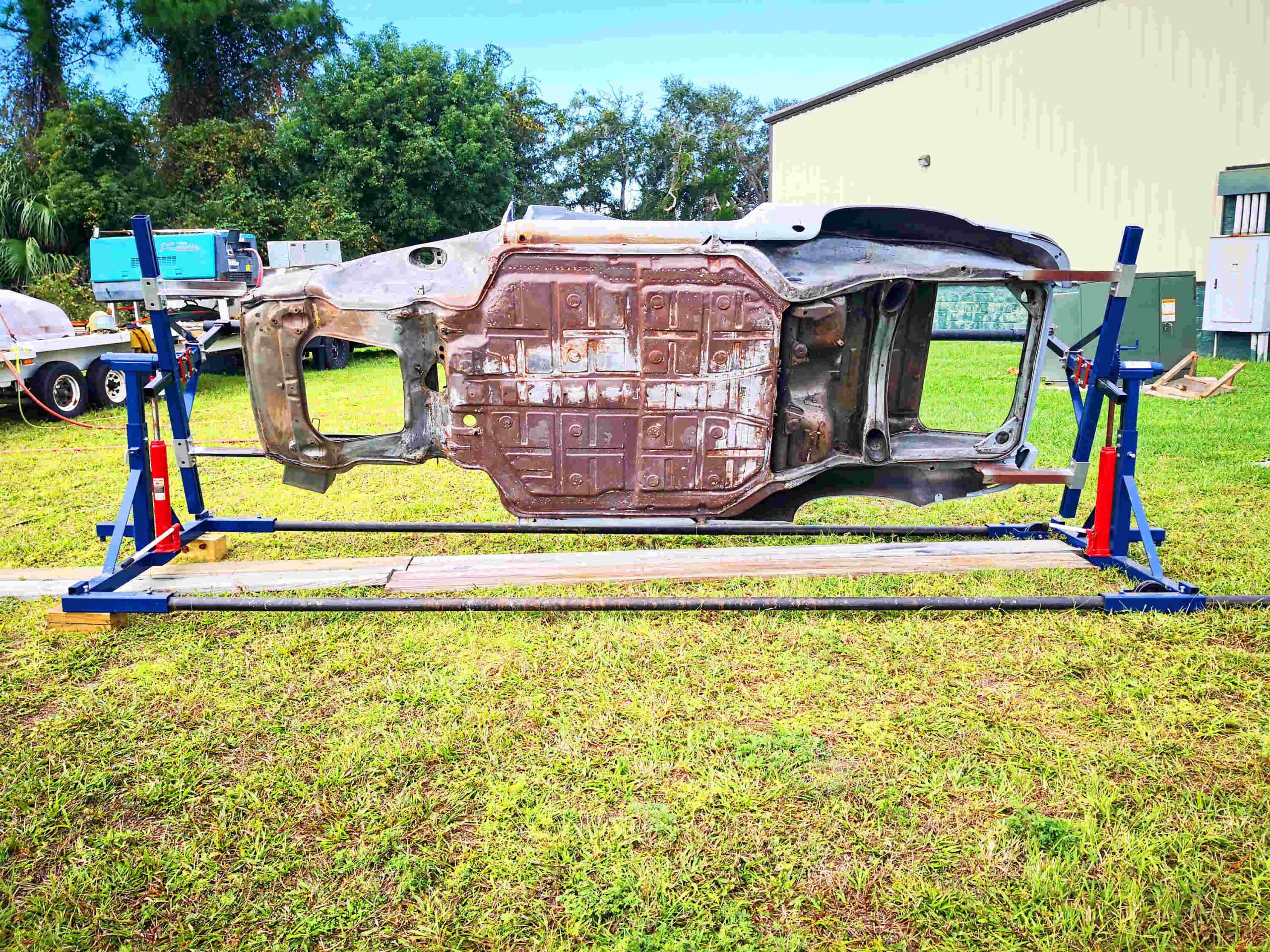 1972_porsche_rotisserie_sandblast-01-scaled-1.jpg