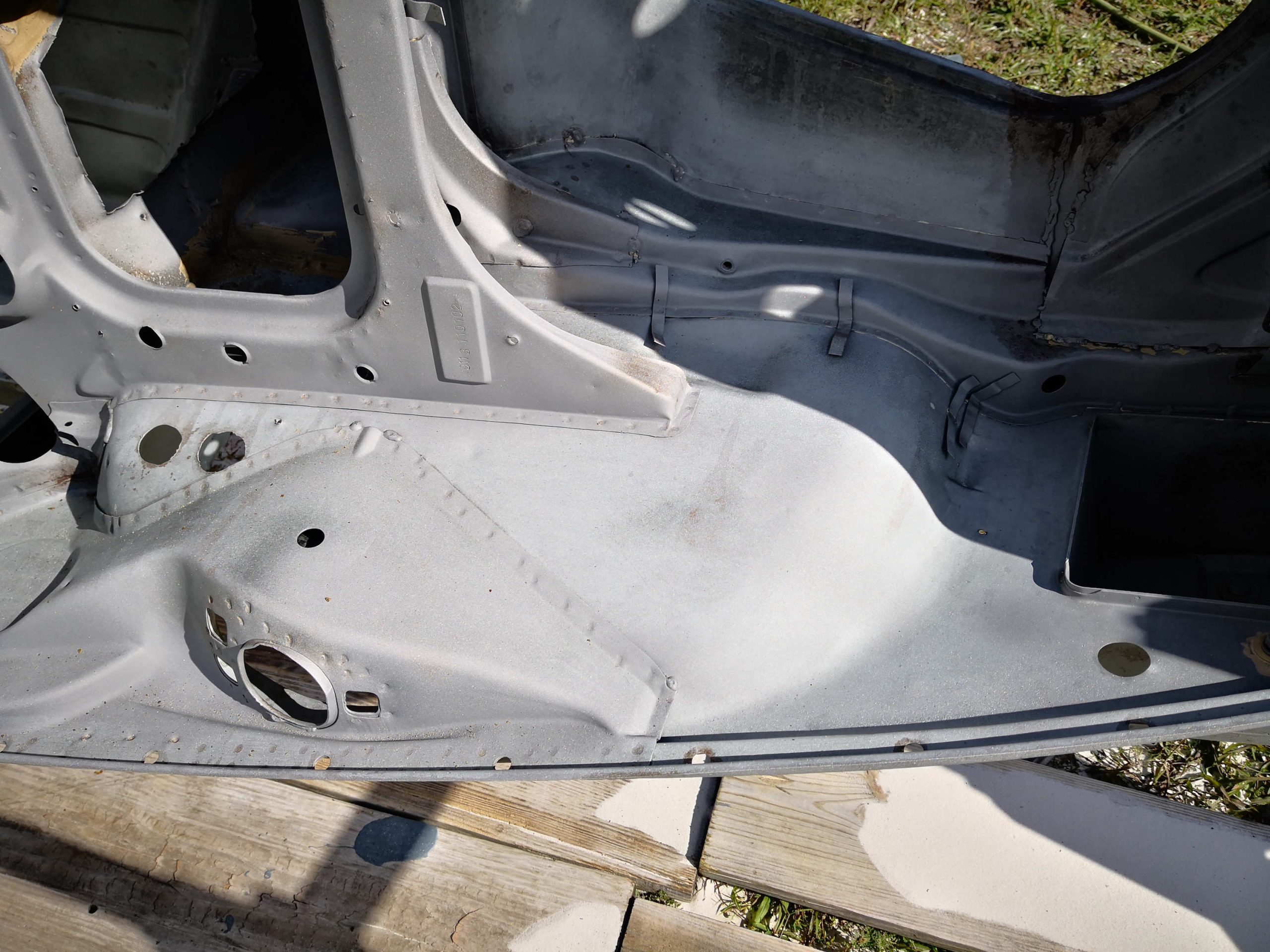 1972_porsche_rotisserie_sandblast-07-scaled-1.jpg