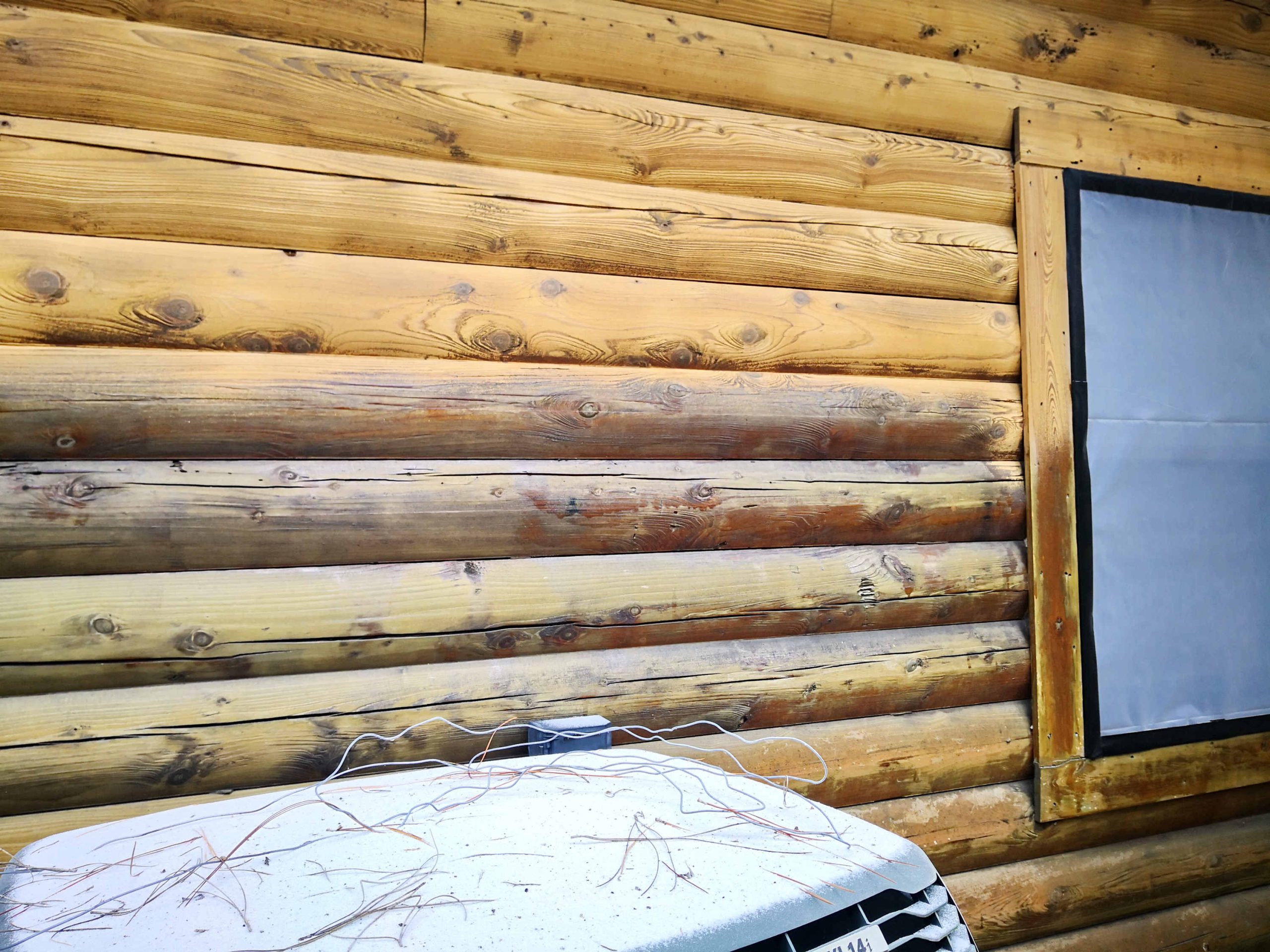 Log_cabin_house_sandblasting_stain_removal_restoration_07-scaled-1.jpg