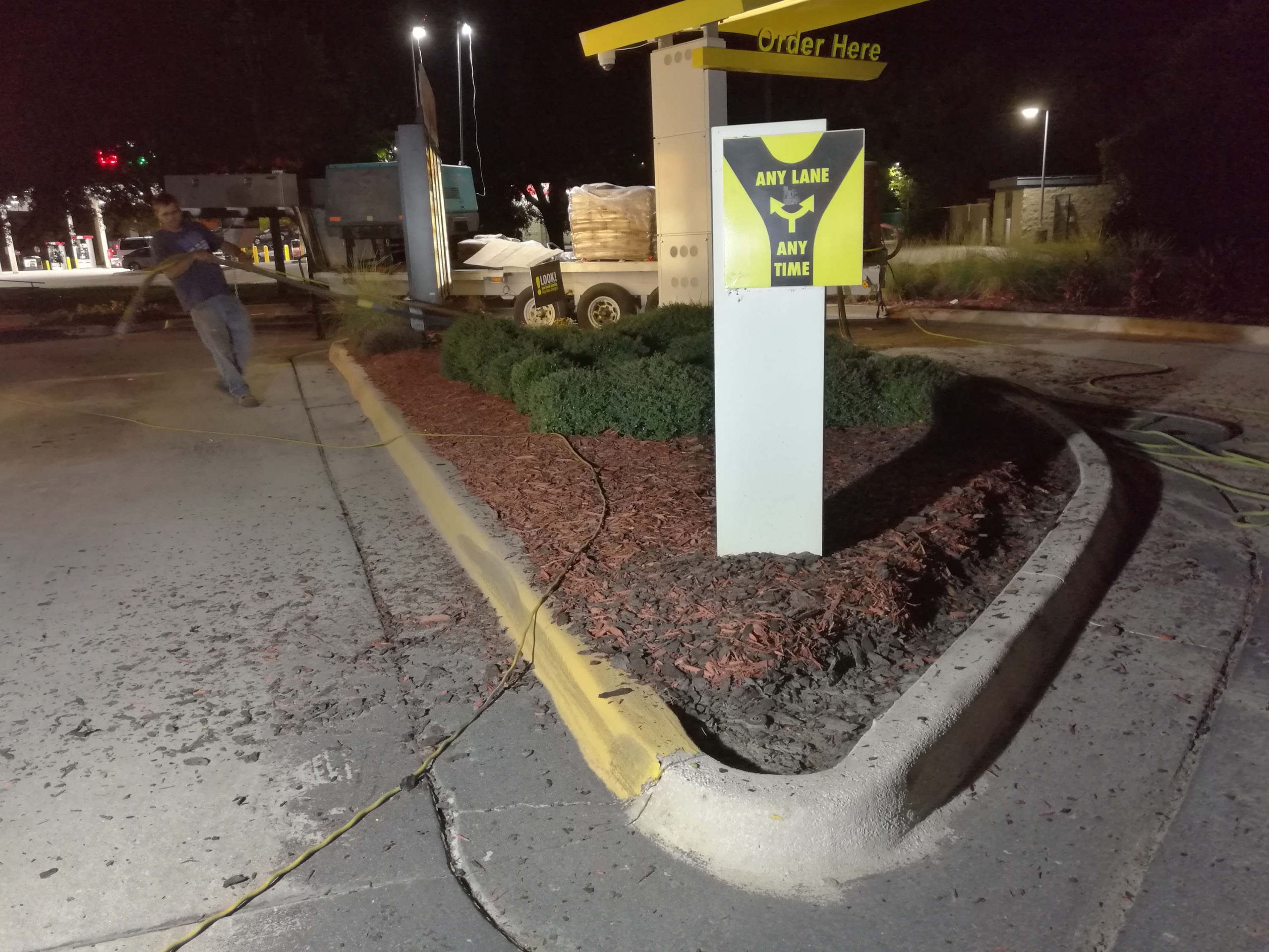 McDonalds_curb_concrete_paint_removal_sandblasting-04-scaled-1.jpg